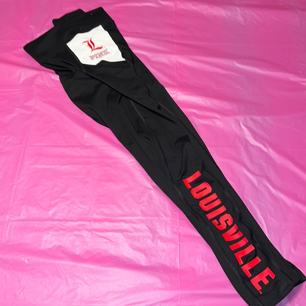 PINK ultimate LOUISVILLE leggings